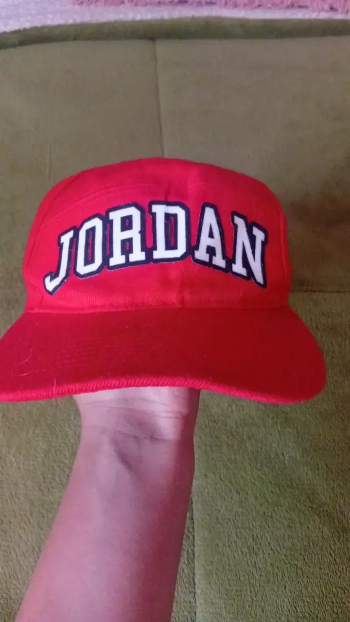 Gorra roja Jordan ajustable unisex - 1