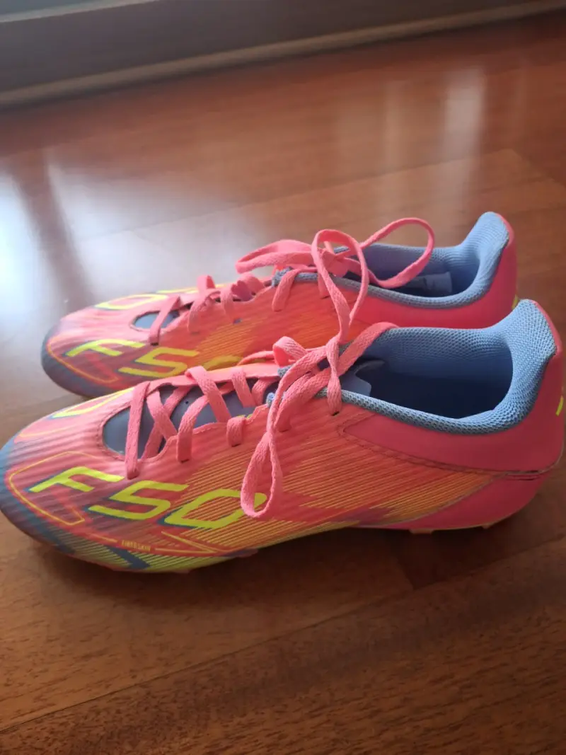 Zapatos de fútbol F50 League multiterreno rosados - 1