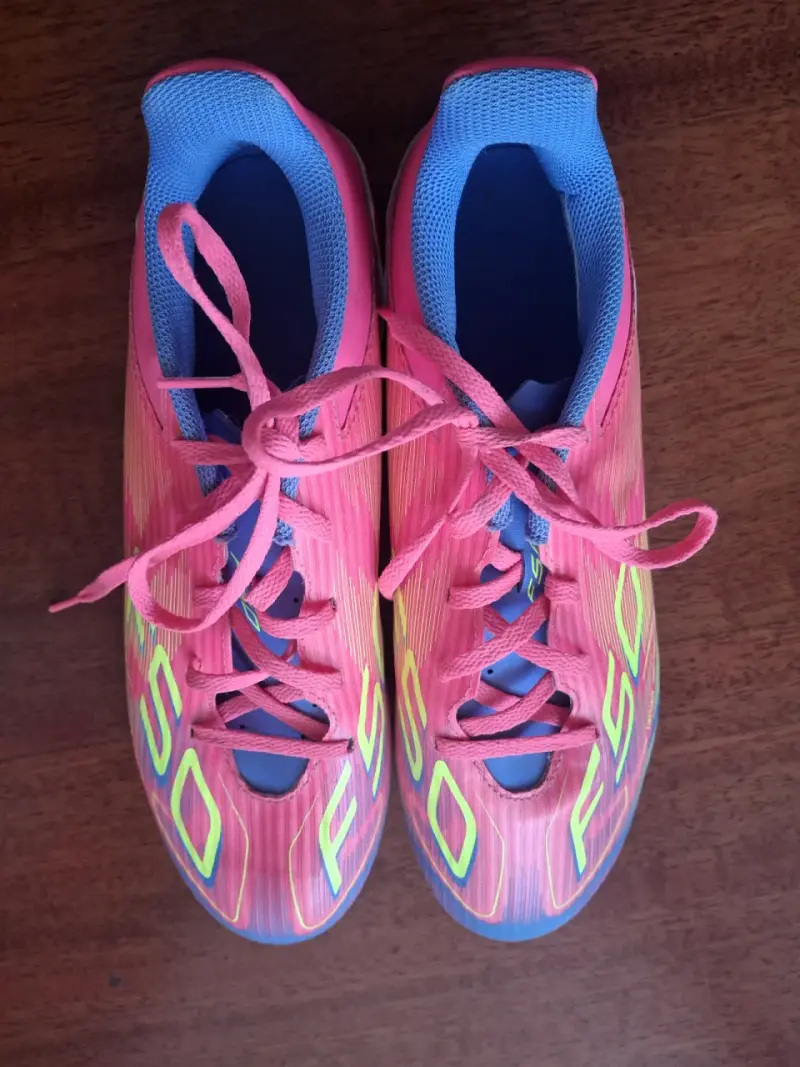 Zapatos de fútbol F50 League multiterreno rosados - 2