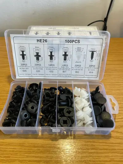 Set de 100 Sujetadores Plásticos para Automóvil - miniatura 1