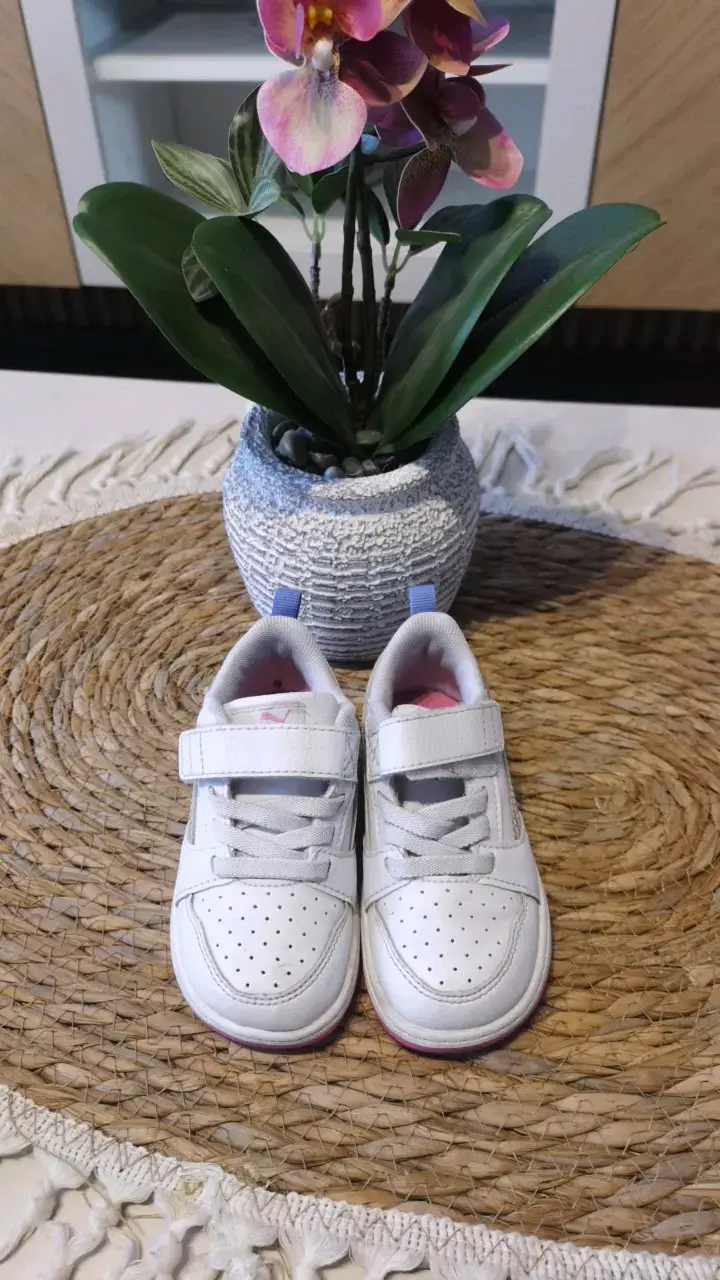 Zapatillas deportivas blancas para niños