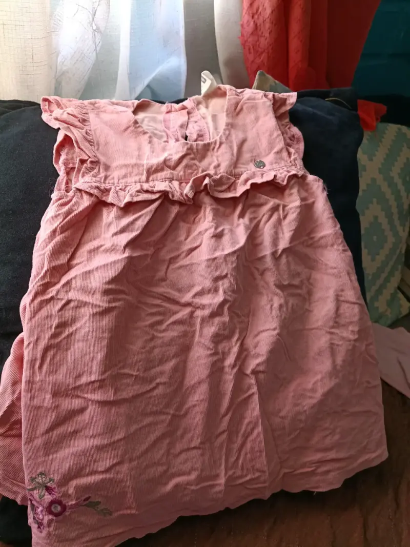 Vestido de niña gris con estampado de Minnie - 3