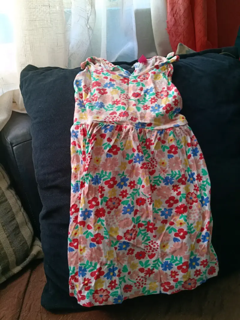 Vestido de niña gris con estampado de Minnie - 4