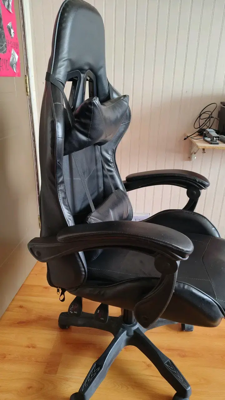 Silla gamer ergonómica negra con cojines - 2