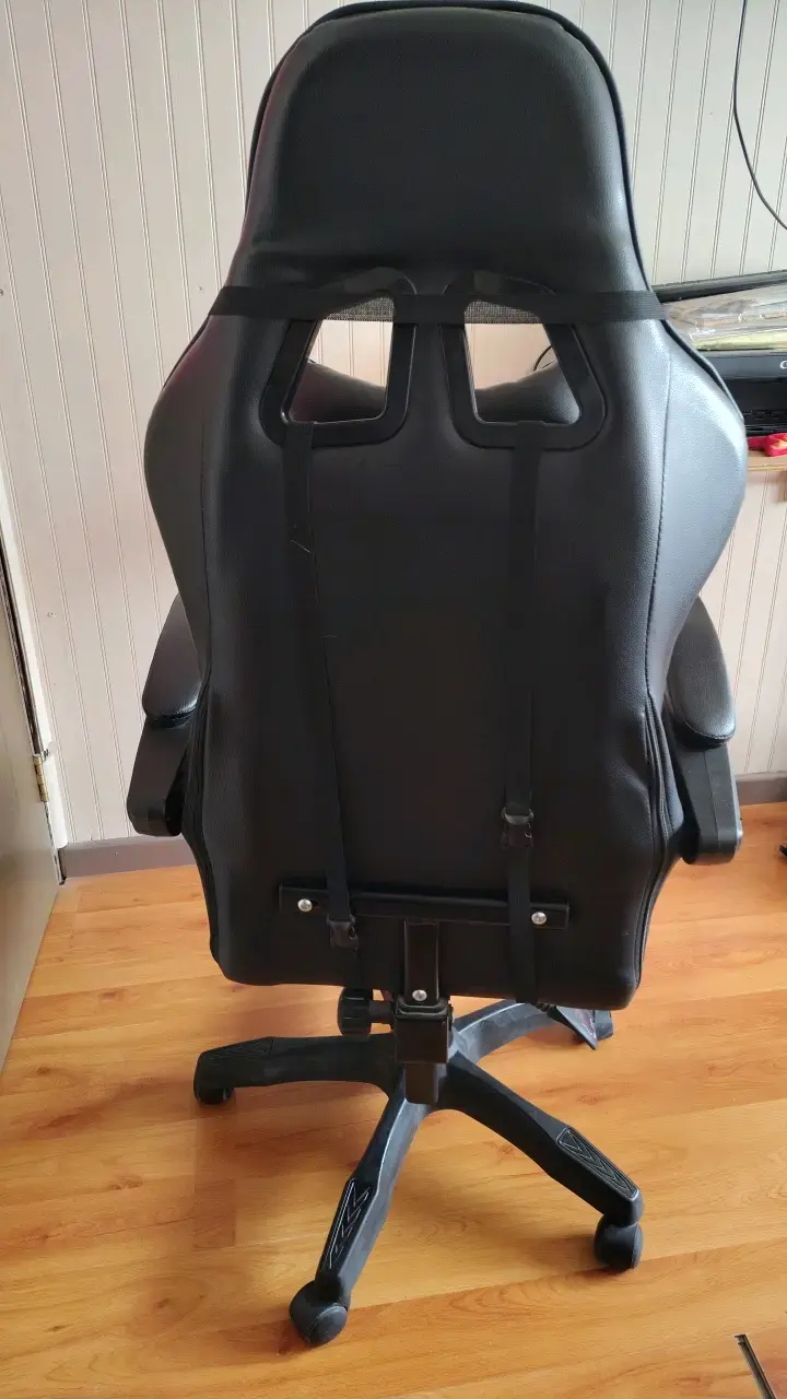 Silla gamer ergonómica negra con cojines - 3