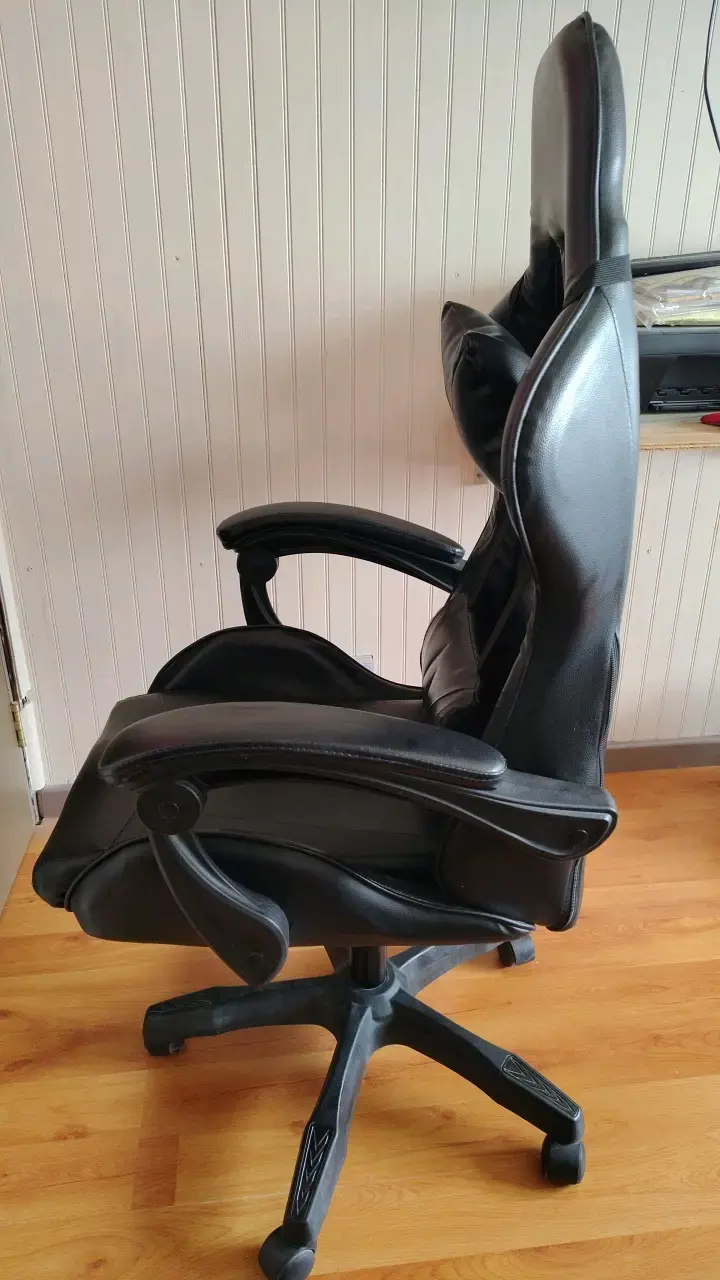 Silla gamer ergonómica negra con cojines - 4