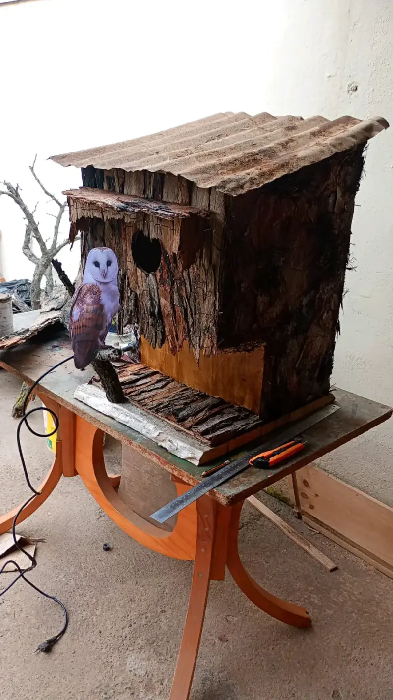 Casita de madera para lechuzas, con diseño rústico - 2
