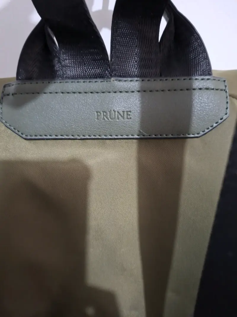 Mochila verde militar Prüne con interior amplio - 2