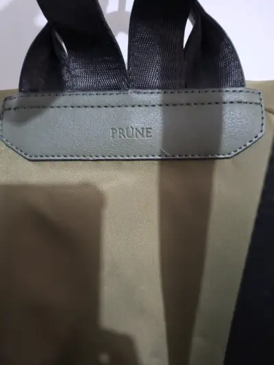 Mochila verde militar Prüne con interior amplio - miniatura 2