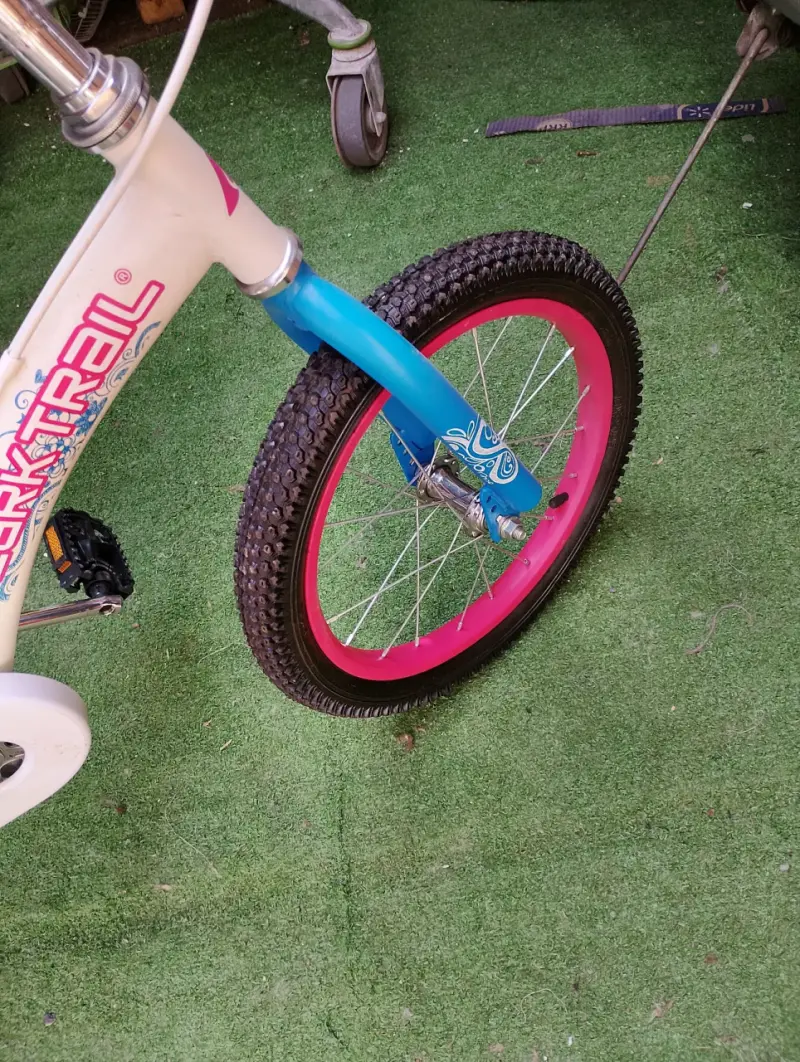 Bicicleta infantil Ozark Trail con ruedas de apoyo - 2