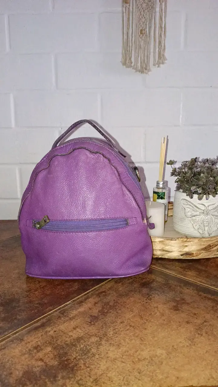 Mochila morada de cuero con cierre - 1