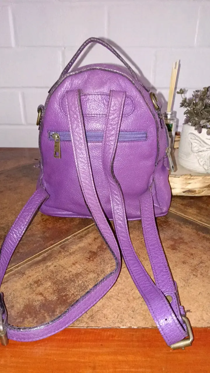 Mochila morada de cuero con cierre - 3