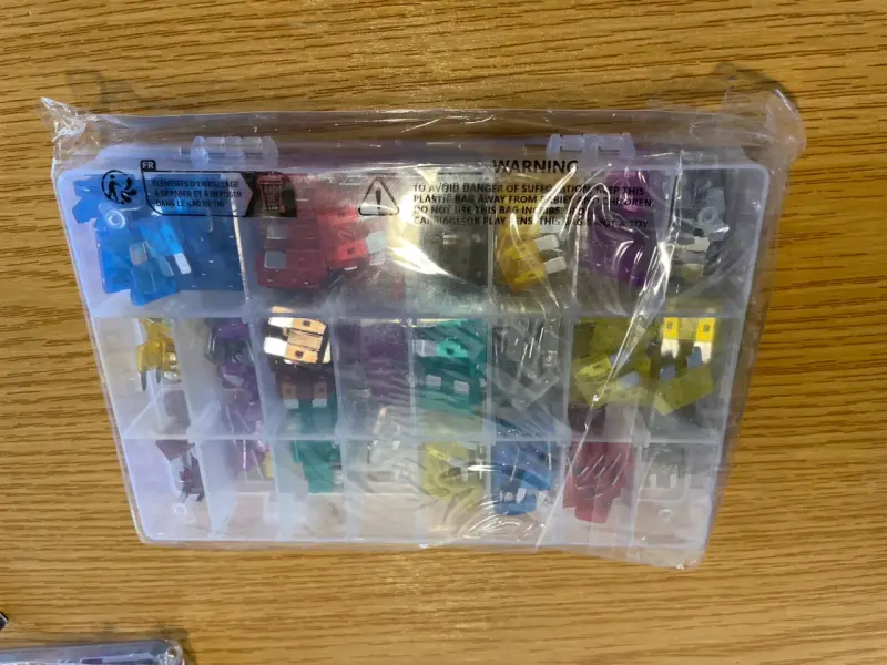 Set de Fusibles Automotrices Variados 300 Piezas - 2