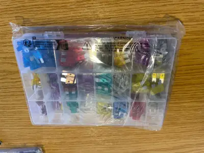 Set de Fusibles Automotrices Variados 300 Piezas - miniatura 2