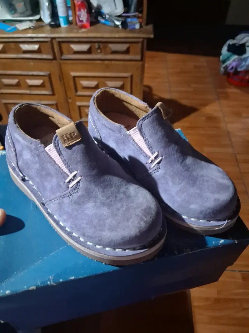 Zapatos de gamuza morado ,niña número 22 - 2
