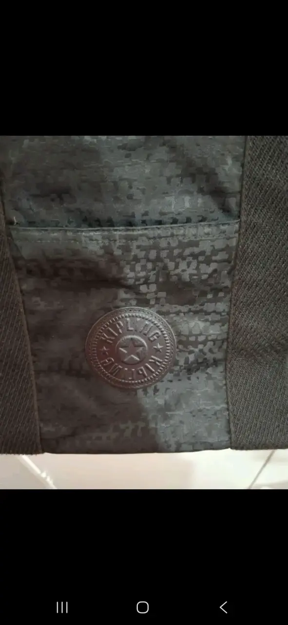 Bolso negro de hombro Kipling con llavero - 2