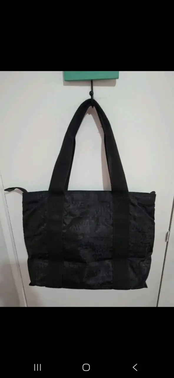 Bolso negro de hombro Kipling con llavero - 4