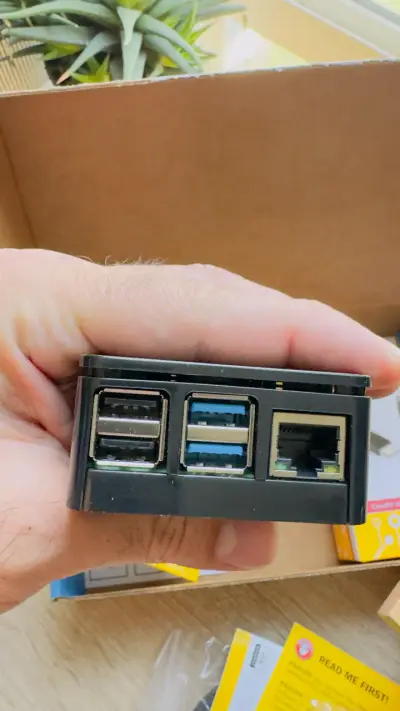 Kit de Inicio CanaKit Raspberry Pi 4 con 4GB RAM - miniatura 4