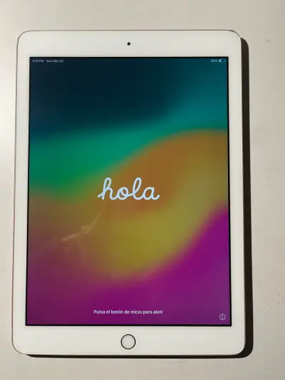 iPad con funda y accesorios incluidos - miniatura 1