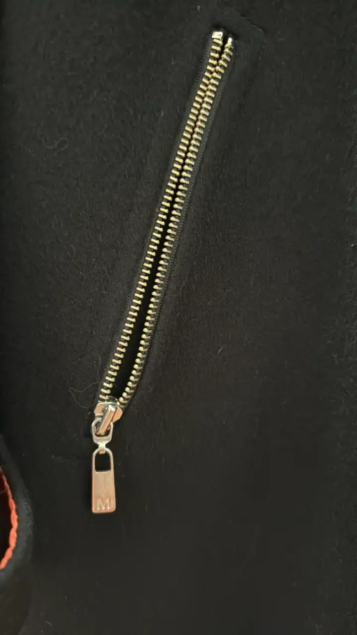 Abrigo negro Michael Kors con forro naranja - 4