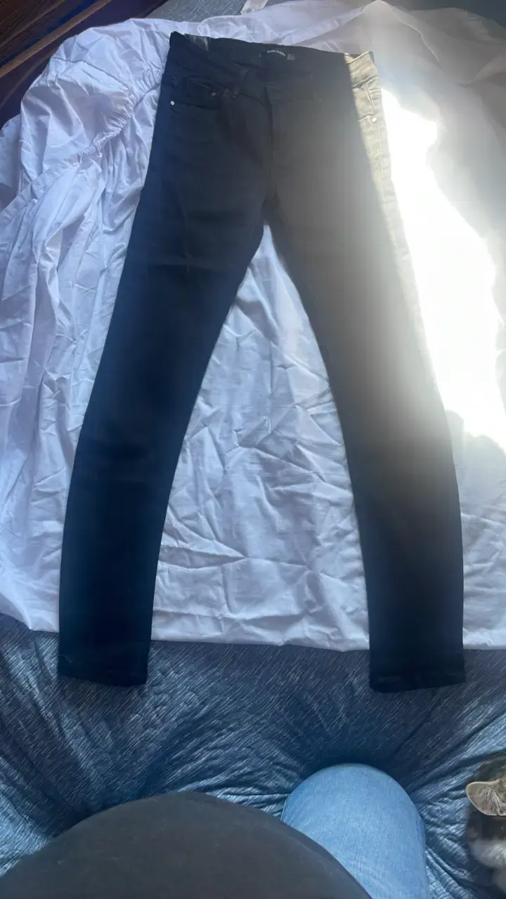 Jeans ajustados negros para mujer - 1