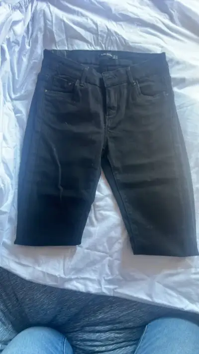 Jeans ajustados negros para mujer - miniatura 3