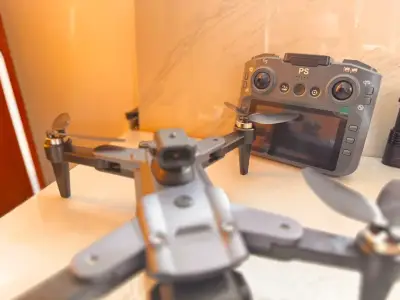 Drone plegable con cámara HD y control remoto - miniatura 5
