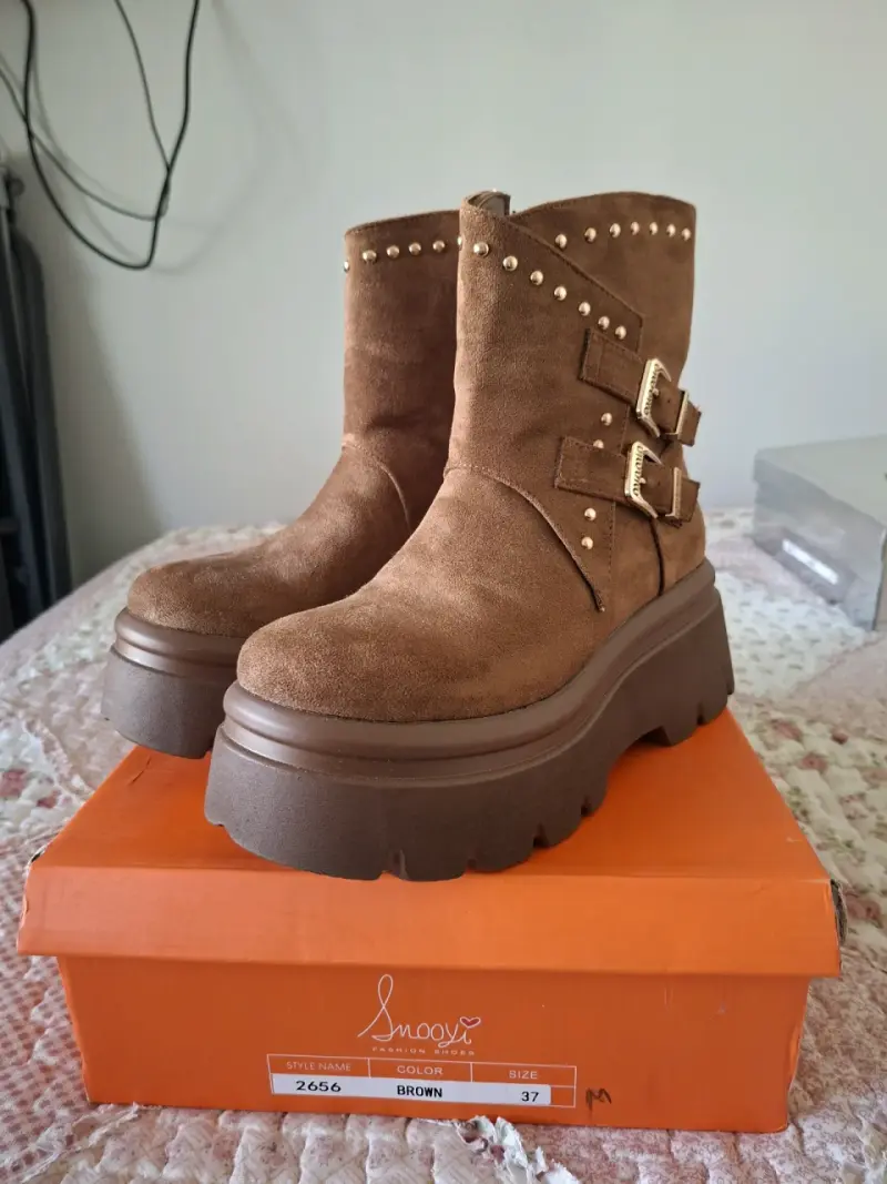 Botines de gamuza marrón con hebillas y plataforma - 2