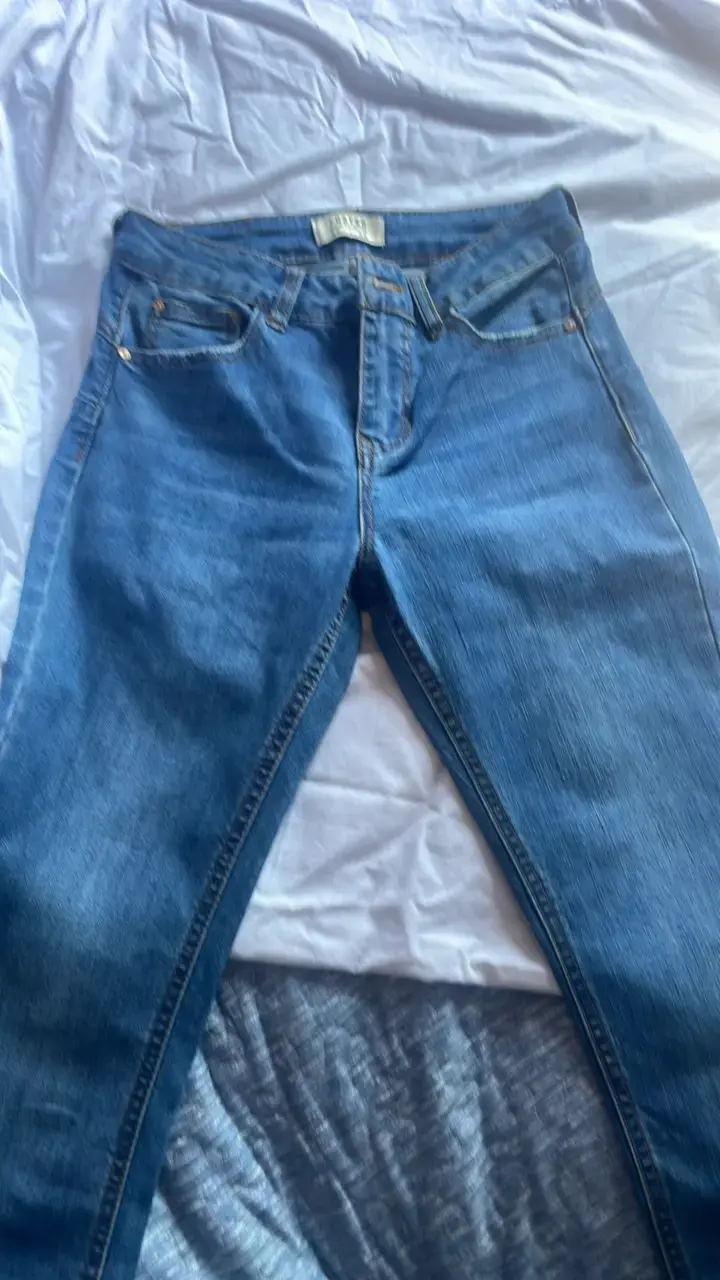 Jeans de mezclilla azul para mujer - 2