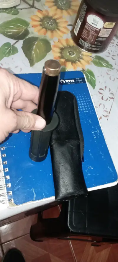 Bastón retráctil de defensa personal con funda - miniatura 7
