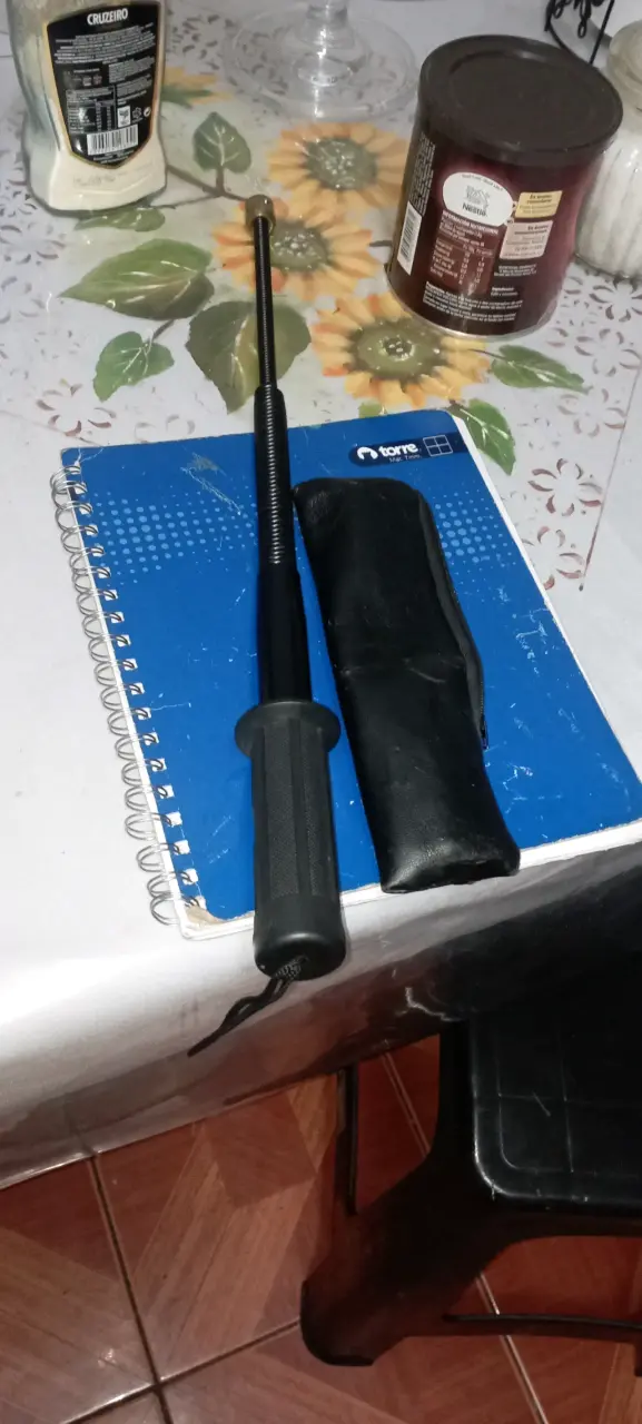 Bastón retráctil de defensa personal con funda - 8