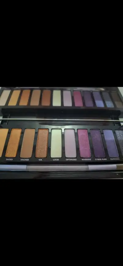Paleta de sombras de ojos con espejo Urban Decay - miniatura 2