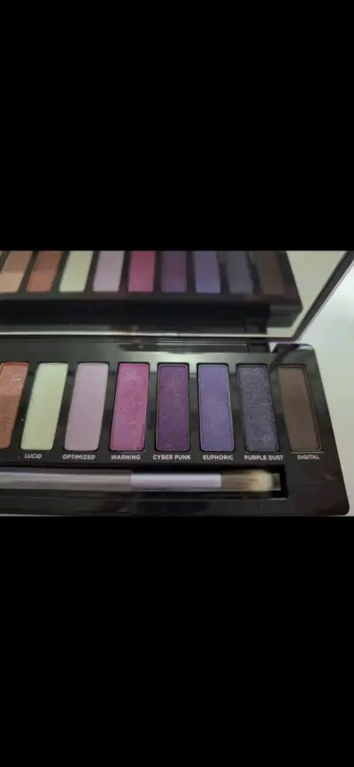 Paleta de sombras de ojos con espejo Urban Decay - miniatura 3