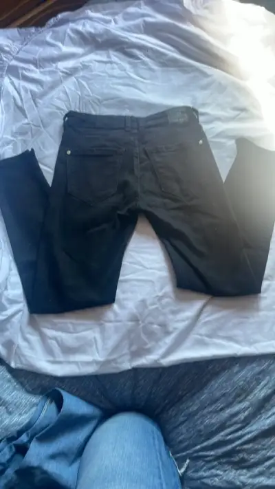 Jeans negros ajustados para mujer Mango - miniatura 3