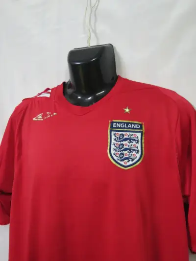 Camiseta Roja Selección Inglaterra TALLA M 2006 - miniatura 2
