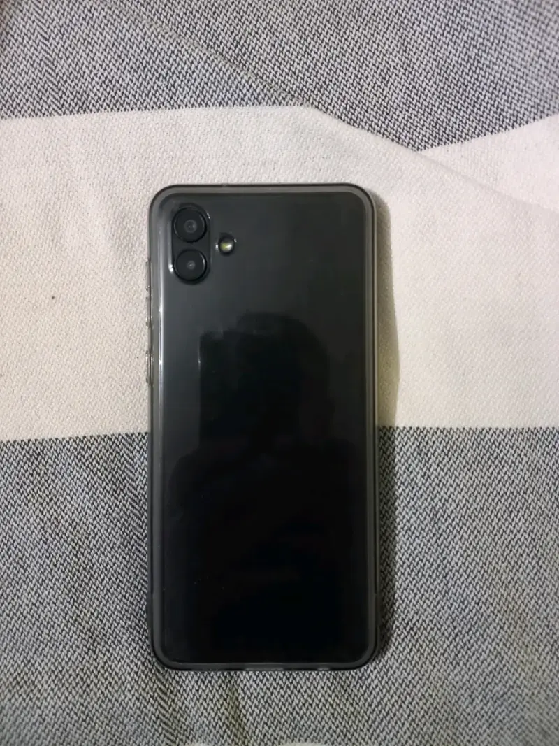 Samsung Galaxy A04 en buen estado - 3