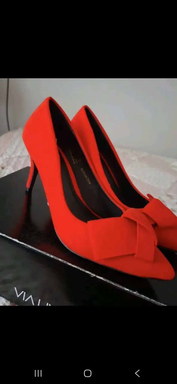 Zapatos de tacón rojos Via Uno con lazo - 2