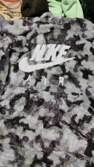 Polerón de felpa Nike Air camuflado - miniatura 1