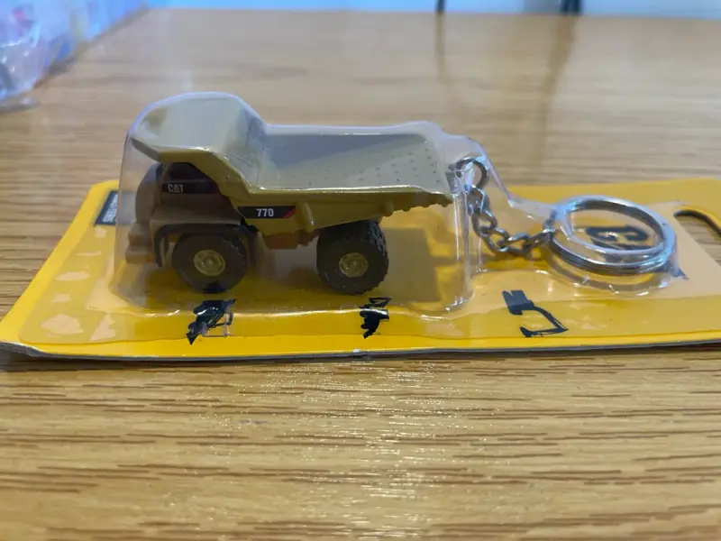 Llavero Camión Miniatura Caterpillar 770 - 1
