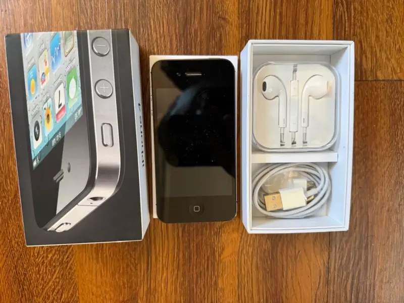 iPhone 4 con accesorios y caja original - 2