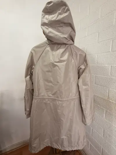 Trench beige con capucha para mujer - miniatura 5