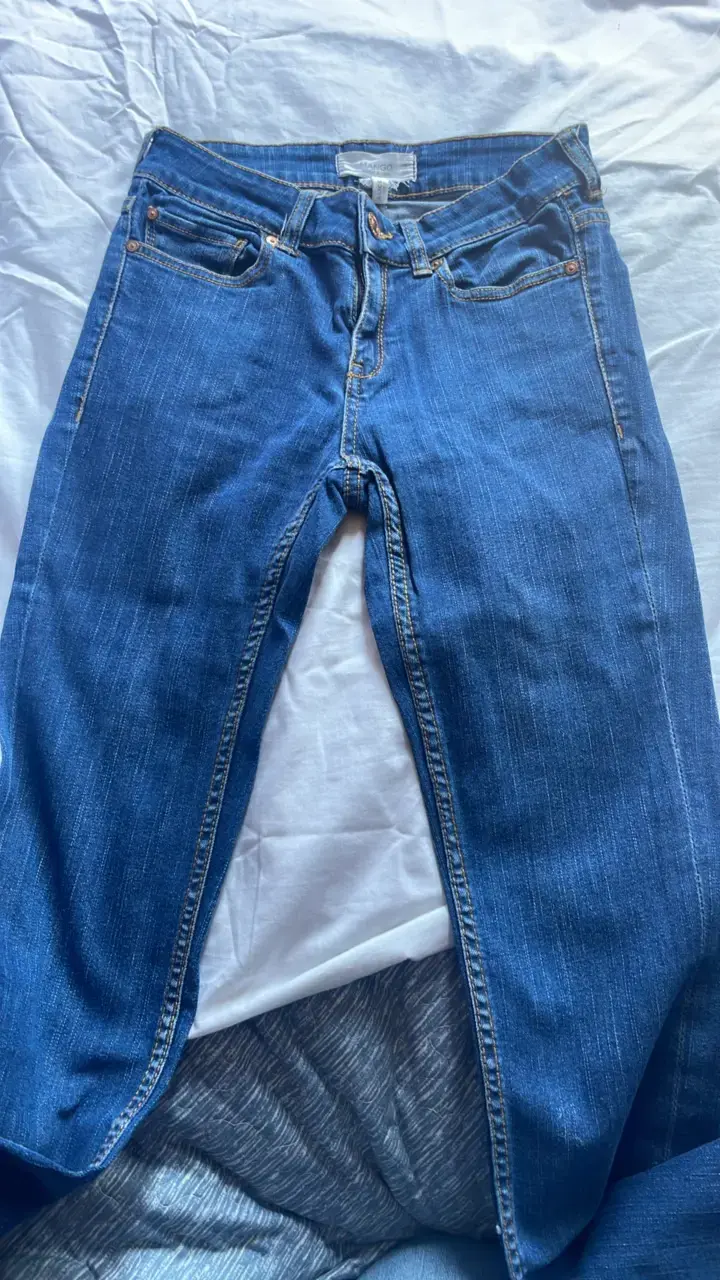 Jeans azules de mezclilla para mujer - 2
