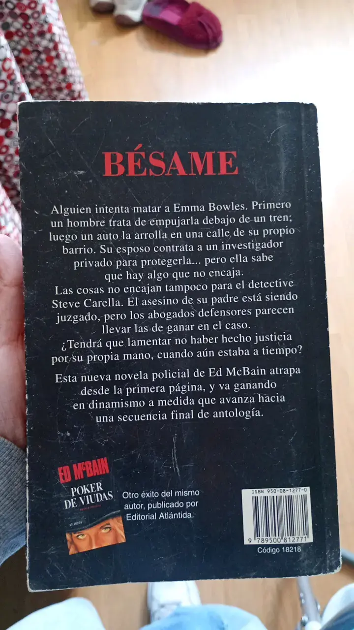Libro 'Bésame' de Ed McBain, novela policial - 2
