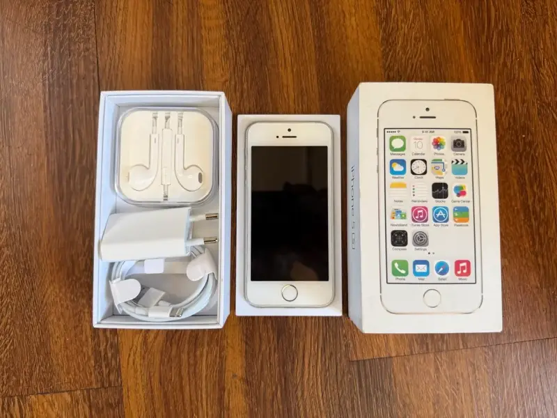 iPhone 5S con accesorios y caja original - 1