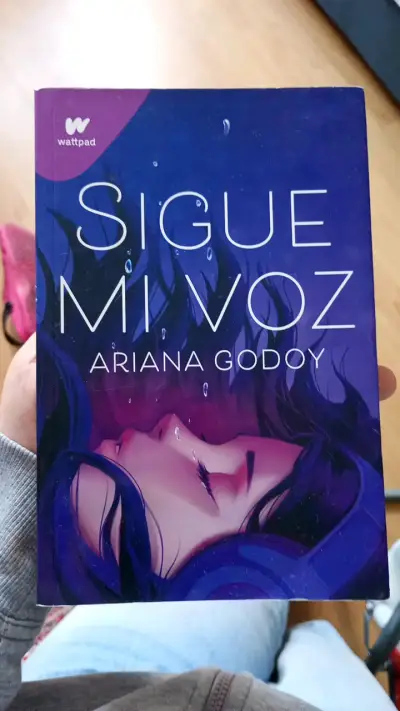 Libro 'Sigue Mi Voz' de Ariana Godoy - miniatura 1