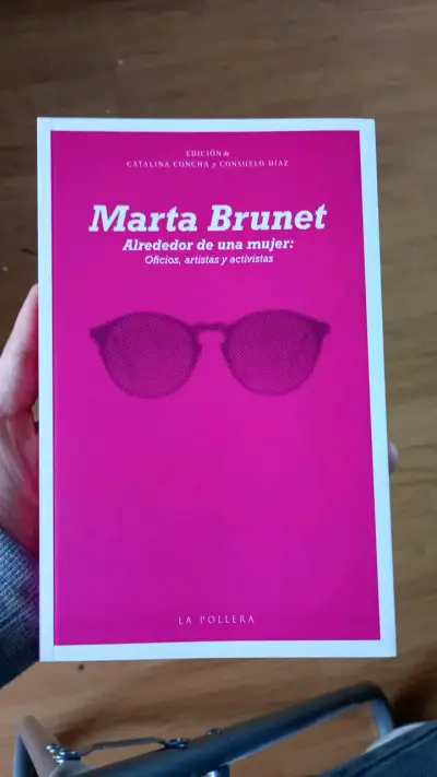 Libro 'Alrededor de una mujer' de Marta Brunet - miniatura 1