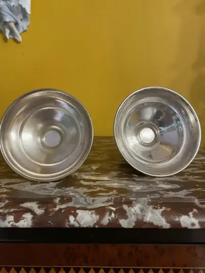 Par de candelabros de metal vintage - miniatura 5