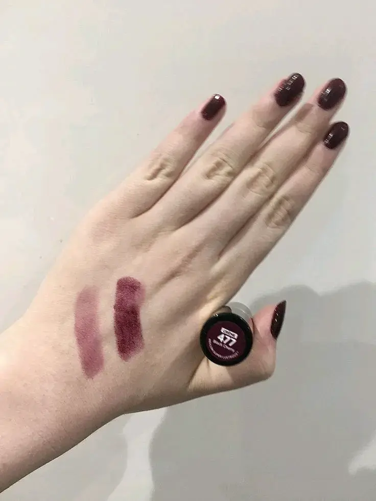 Labial Revlon Super Lustrous Black Cherry 640 - 2