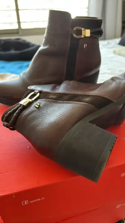 Botines de cuero marrón con tacón medio - miniatura 1