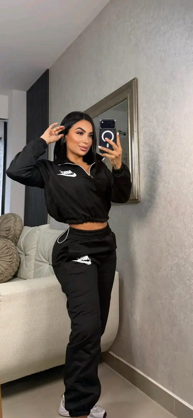 Conjunto deportivo negro Nike para mujer - 2